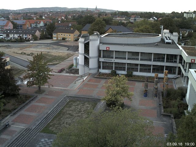 Foto der Webcam: Verwaltungsgebäude, Innenhof mit Audimax, Hörsaal-Gebäude 1