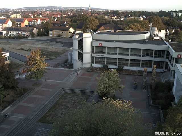 Foto der Webcam: Verwaltungsgeb&auml;ude, Innenhof mit Audimax, H&ouml;rsaal-Geb&auml;ude 1