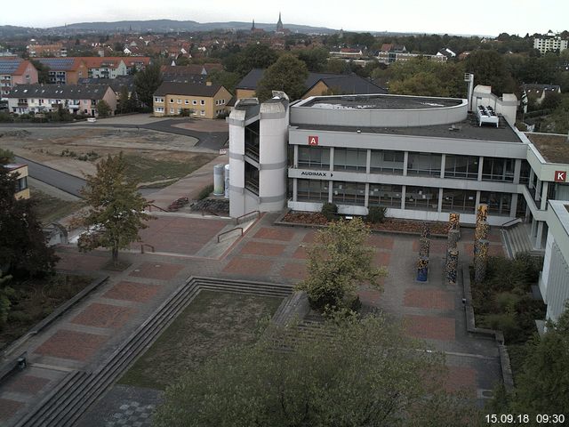 Foto der Webcam: Verwaltungsgebäude, Innenhof mit Audimax, Hörsaal-Gebäude 1