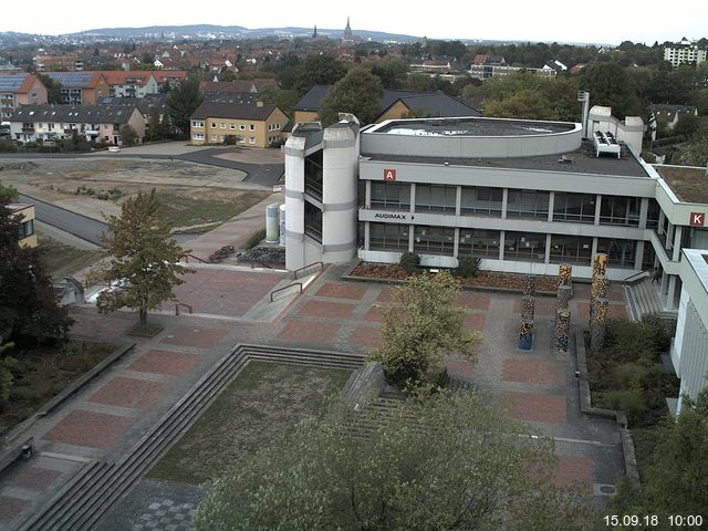 Foto der Webcam: Verwaltungsgebäude, Innenhof mit Audimax, Hörsaal-Gebäude 1