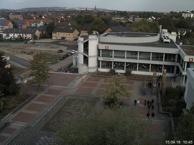 Foto der Webcam: Verwaltungsgebäude, Innenhof mit Audimax, Hörsaal-Gebäude 1