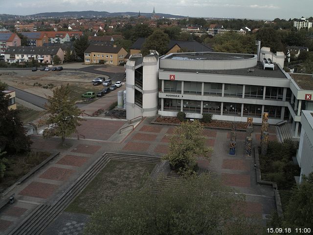 Foto der Webcam: Verwaltungsgebäude, Innenhof mit Audimax, Hörsaal-Gebäude 1