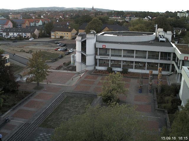 Foto der Webcam: Verwaltungsgebäude, Innenhof mit Audimax, Hörsaal-Gebäude 1