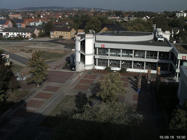 Foto der Webcam: Verwaltungsgebäude, Innenhof mit Audimax, Hörsaal-Gebäude 1