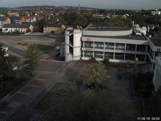 Foto der Webcam: Verwaltungsgebäude, Innenhof mit Audimax, Hörsaal-Gebäude 1