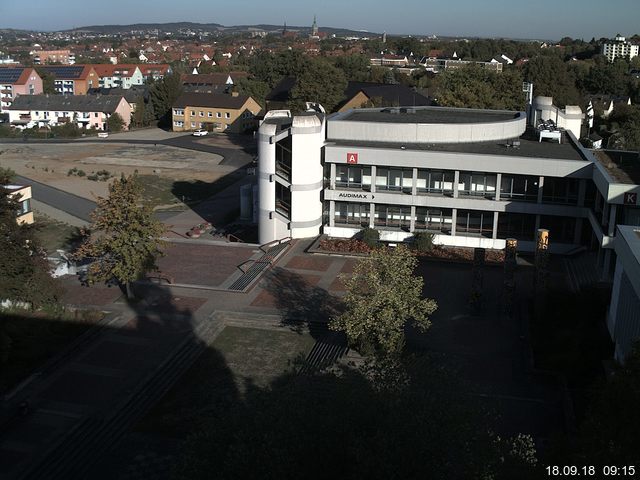 Foto der Webcam: Verwaltungsgebäude, Innenhof mit Audimax, Hörsaal-Gebäude 1