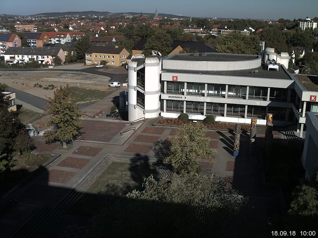 Foto der Webcam: Verwaltungsgebäude, Innenhof mit Audimax, Hörsaal-Gebäude 1