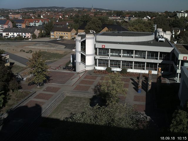 Foto der Webcam: Verwaltungsgebäude, Innenhof mit Audimax, Hörsaal-Gebäude 1