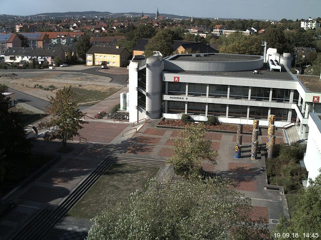 Foto der Webcam: Verwaltungsgeb&auml;ude, Innenhof mit Audimax, H&ouml;rsaal-Geb&auml;ude 1