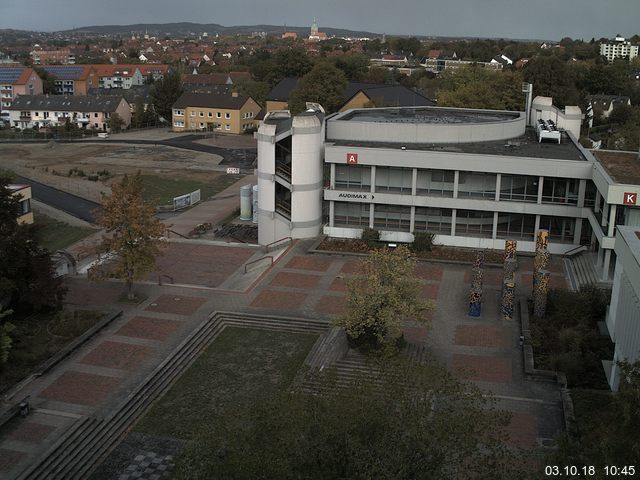 Foto der Webcam: Verwaltungsgebäude, Innenhof mit Audimax, Hörsaal-Gebäude 1