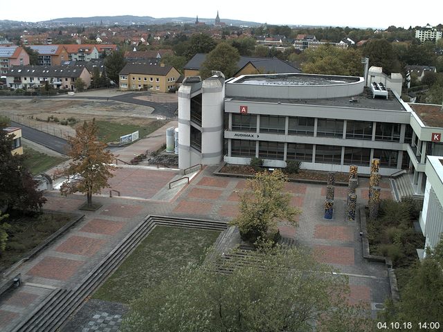 Foto der Webcam: Verwaltungsgebäude, Innenhof mit Audimax, Hörsaal-Gebäude 1