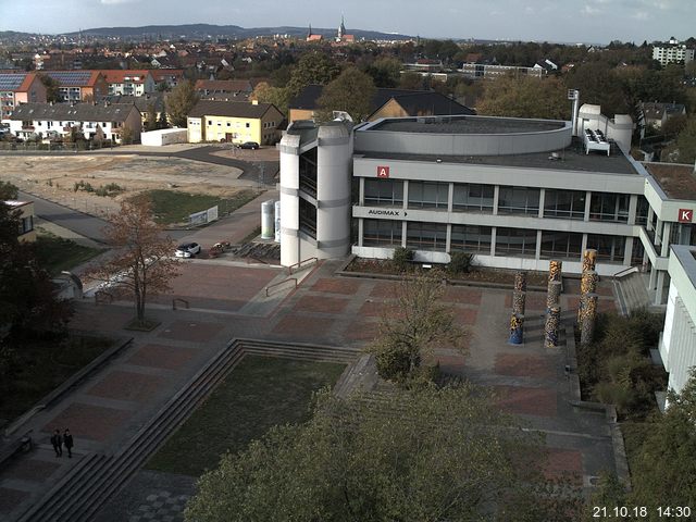 Foto der Webcam: Verwaltungsgebäude, Innenhof mit Audimax, Hörsaal-Gebäude 1