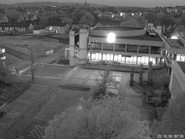 Foto der Webcam: Verwaltungsgebäude, Innenhof mit Audimax, Hörsaal-Gebäude 1