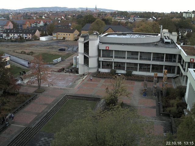 Foto der Webcam: Verwaltungsgebäude, Innenhof mit Audimax, Hörsaal-Gebäude 1