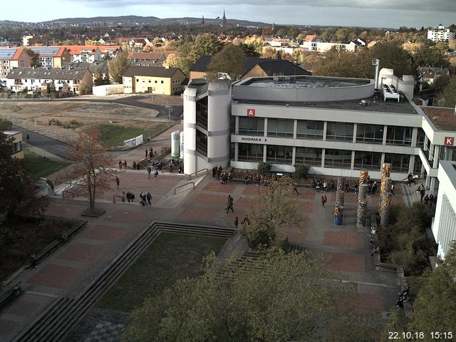 Foto der Webcam: Verwaltungsgebäude, Innenhof mit Audimax, Hörsaal-Gebäude 1