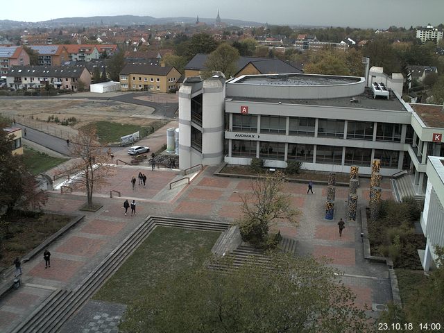 Foto der Webcam: Verwaltungsgebäude, Innenhof mit Audimax, Hörsaal-Gebäude 1