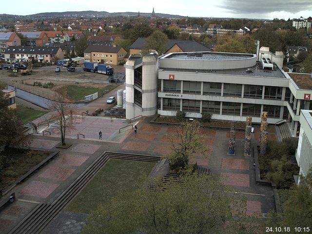 Foto der Webcam: Verwaltungsgebäude, Innenhof mit Audimax, Hörsaal-Gebäude 1