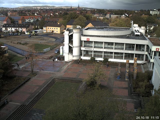 Foto der Webcam: Verwaltungsgebäude, Innenhof mit Audimax, Hörsaal-Gebäude 1