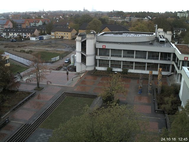 Foto der Webcam: Verwaltungsgebäude, Innenhof mit Audimax, Hörsaal-Gebäude 1