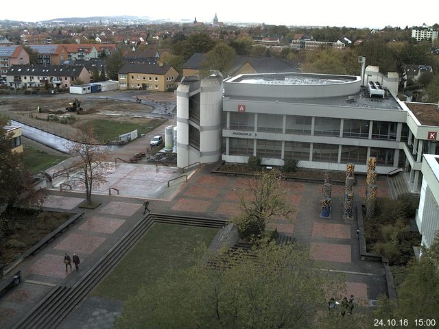 Foto der Webcam: Verwaltungsgebäude, Innenhof mit Audimax, Hörsaal-Gebäude 1