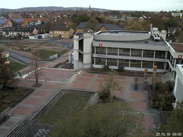 Foto der Webcam: Verwaltungsgebäude, Innenhof mit Audimax, Hörsaal-Gebäude 1