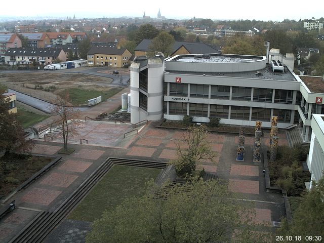 Foto der Webcam: Verwaltungsgebäude, Innenhof mit Audimax, Hörsaal-Gebäude 1