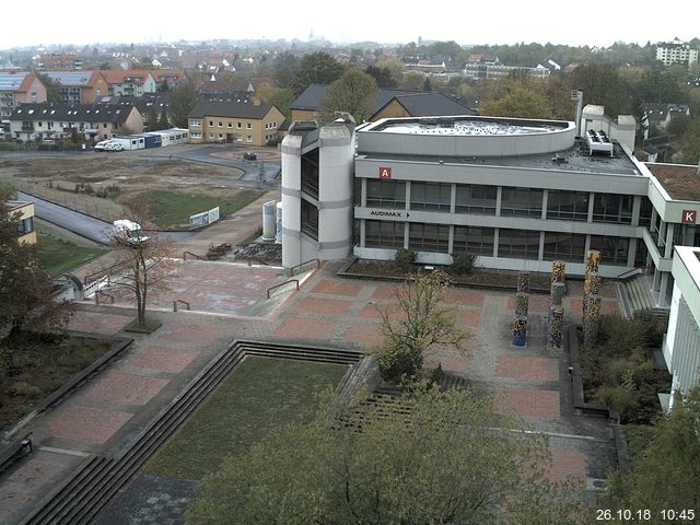 Foto der Webcam: Verwaltungsgebäude, Innenhof mit Audimax, Hörsaal-Gebäude 1