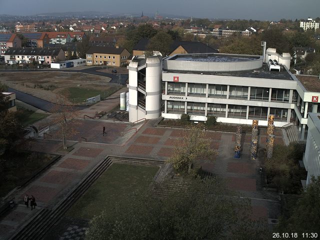 Foto der Webcam: Verwaltungsgebäude, Innenhof mit Audimax, Hörsaal-Gebäude 1