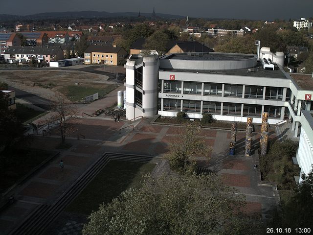 Foto der Webcam: Verwaltungsgebäude, Innenhof mit Audimax, Hörsaal-Gebäude 1