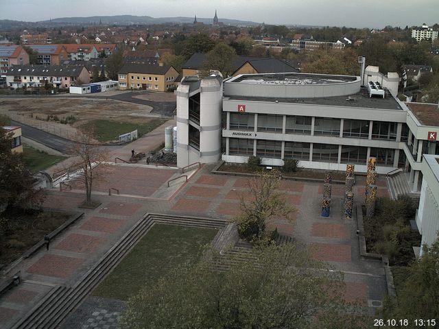 Foto der Webcam: Verwaltungsgebäude, Innenhof mit Audimax, Hörsaal-Gebäude 1