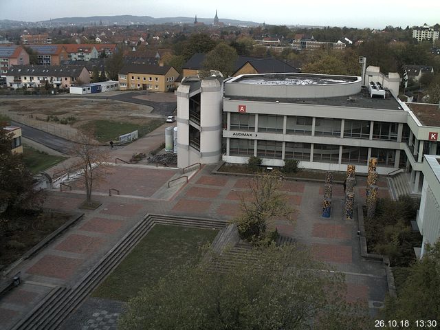 Foto der Webcam: Verwaltungsgebäude, Innenhof mit Audimax, Hörsaal-Gebäude 1