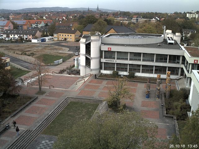 Foto der Webcam: Verwaltungsgebäude, Innenhof mit Audimax, Hörsaal-Gebäude 1