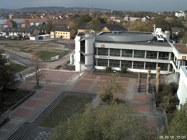 Foto der Webcam: Verwaltungsgebäude, Innenhof mit Audimax, Hörsaal-Gebäude 1