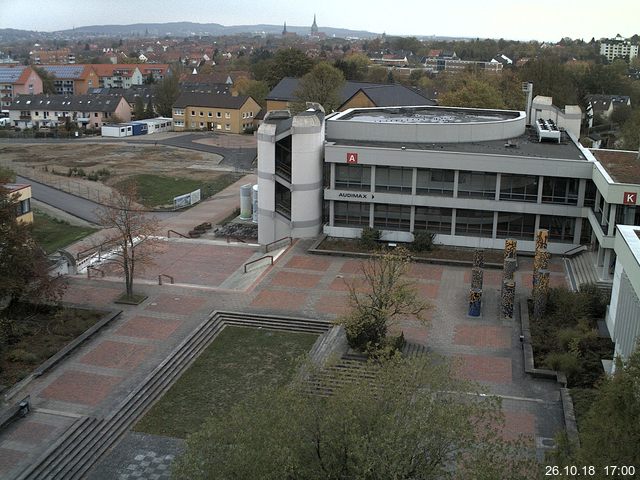 Foto der Webcam: Verwaltungsgebäude, Innenhof mit Audimax, Hörsaal-Gebäude 1