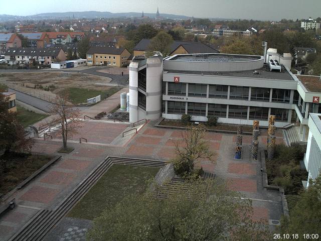 Foto der Webcam: Verwaltungsgebäude, Innenhof mit Audimax, Hörsaal-Gebäude 1