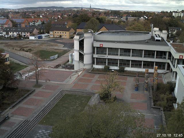 Foto der Webcam: Verwaltungsgebäude, Innenhof mit Audimax, Hörsaal-Gebäude 1