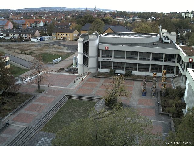 Foto der Webcam: Verwaltungsgebäude, Innenhof mit Audimax, Hörsaal-Gebäude 1