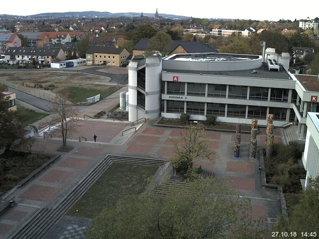 Foto der Webcam: Verwaltungsgebäude, Innenhof mit Audimax, Hörsaal-Gebäude 1