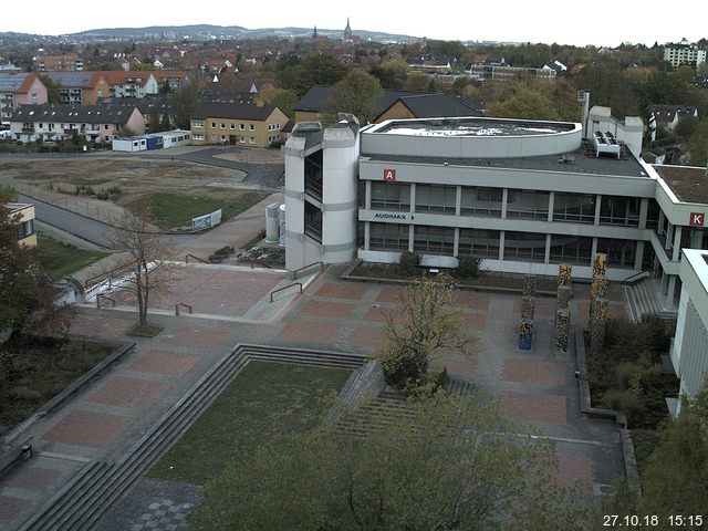 Foto der Webcam: Verwaltungsgebäude, Innenhof mit Audimax, Hörsaal-Gebäude 1