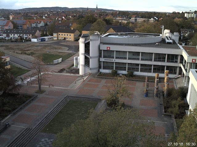 Foto der Webcam: Verwaltungsgebäude, Innenhof mit Audimax, Hörsaal-Gebäude 1