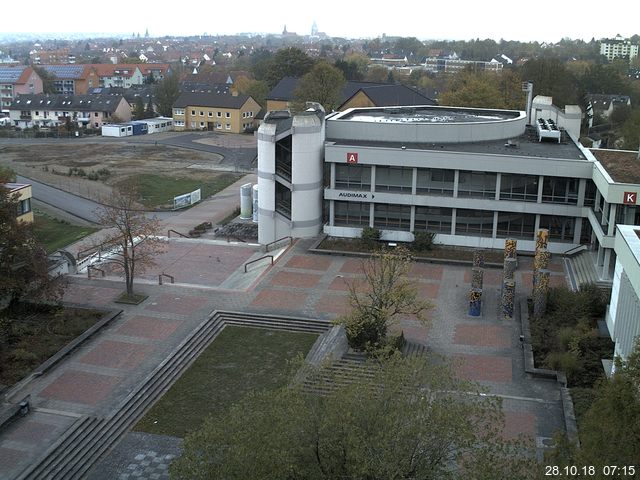 Foto der Webcam: Verwaltungsgebäude, Innenhof mit Audimax, Hörsaal-Gebäude 1