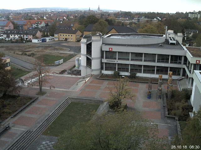 Foto der Webcam: Verwaltungsgebäude, Innenhof mit Audimax, Hörsaal-Gebäude 1