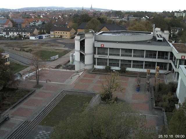 Foto der Webcam: Verwaltungsgebäude, Innenhof mit Audimax, Hörsaal-Gebäude 1