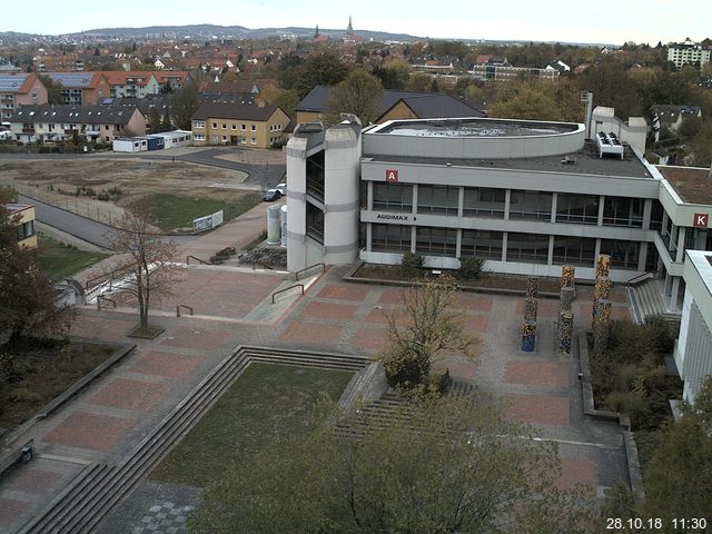 Foto der Webcam: Verwaltungsgebäude, Innenhof mit Audimax, Hörsaal-Gebäude 1