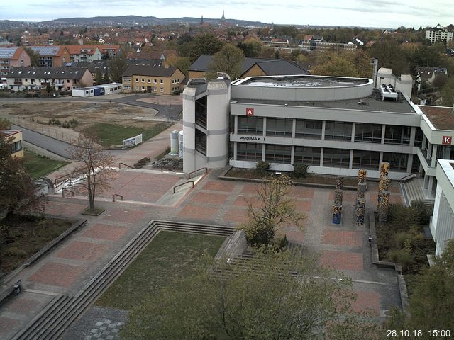 Foto der Webcam: Verwaltungsgebäude, Innenhof mit Audimax, Hörsaal-Gebäude 1