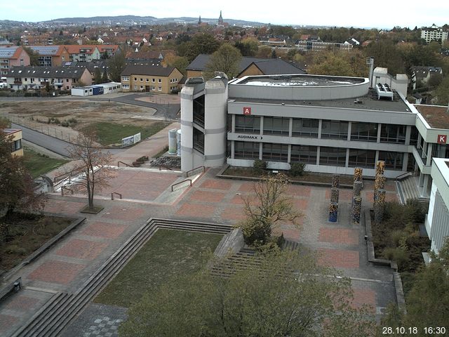 Foto der Webcam: Verwaltungsgebäude, Innenhof mit Audimax, Hörsaal-Gebäude 1