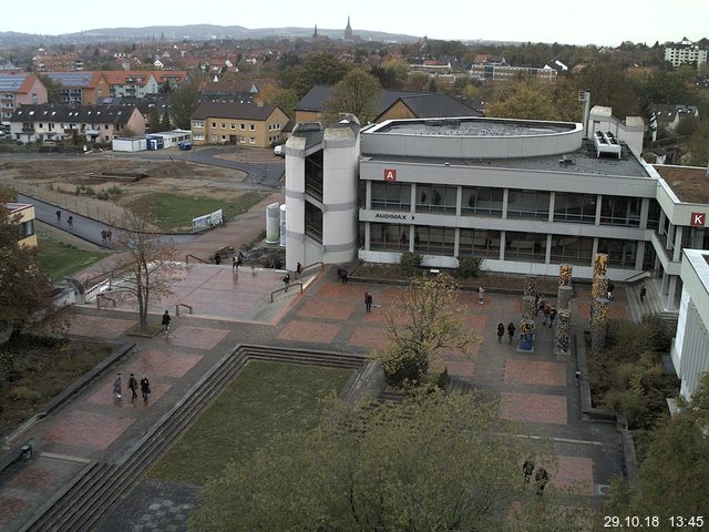 Foto der Webcam: Verwaltungsgebäude, Innenhof mit Audimax, Hörsaal-Gebäude 1