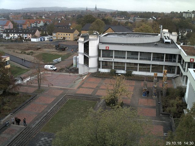 Foto der Webcam: Verwaltungsgebäude, Innenhof mit Audimax, Hörsaal-Gebäude 1