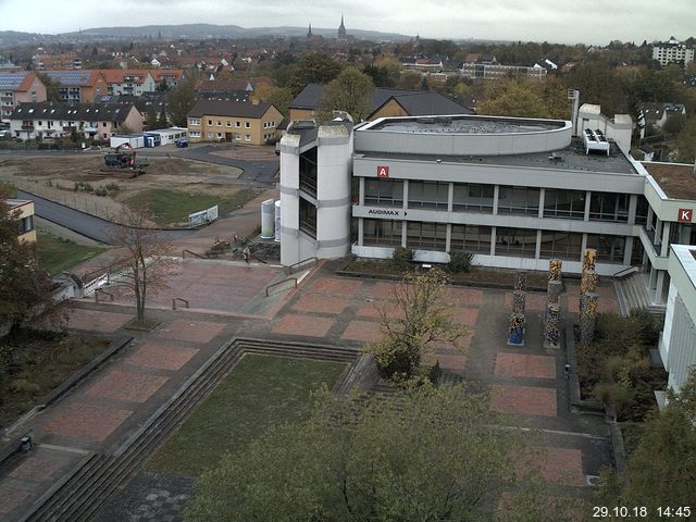 Foto der Webcam: Verwaltungsgebäude, Innenhof mit Audimax, Hörsaal-Gebäude 1