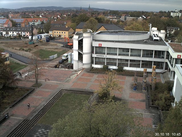 Foto der Webcam: Verwaltungsgebäude, Innenhof mit Audimax, Hörsaal-Gebäude 1